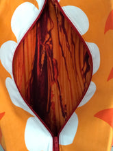 Load image into Gallery viewer, Medium Boxy Interior