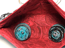 Load image into Gallery viewer, Medium Pouch Interior