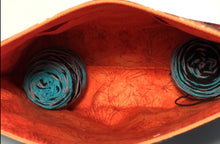 Load image into Gallery viewer, Medium Pouch Interior